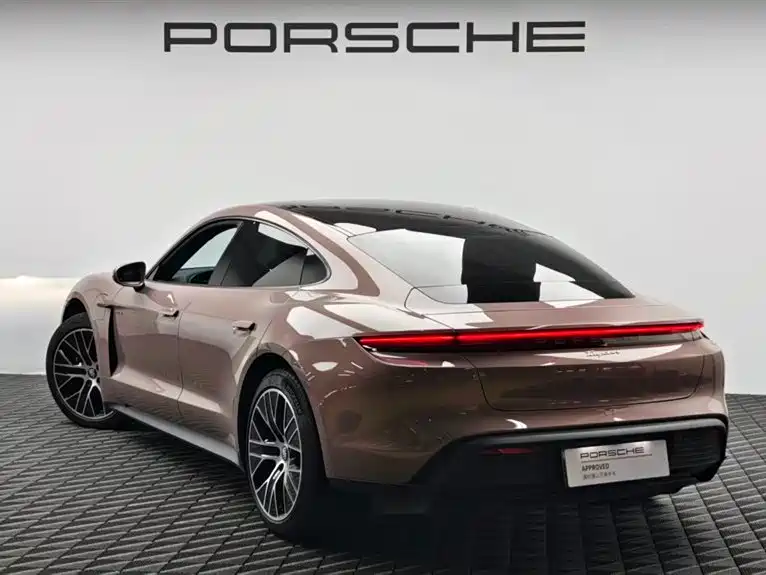 Porsche Taycan — миниатюра 6