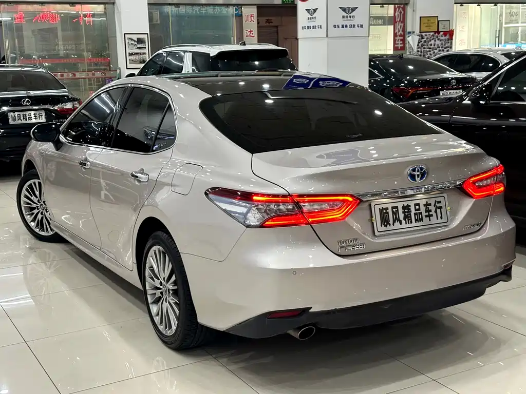 Toyota Camry — миниатюра 32