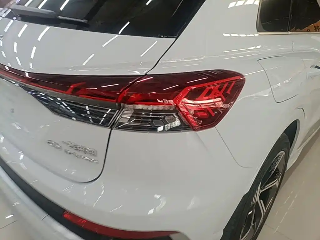 Audi Q4 e-tron — миниатюра 8