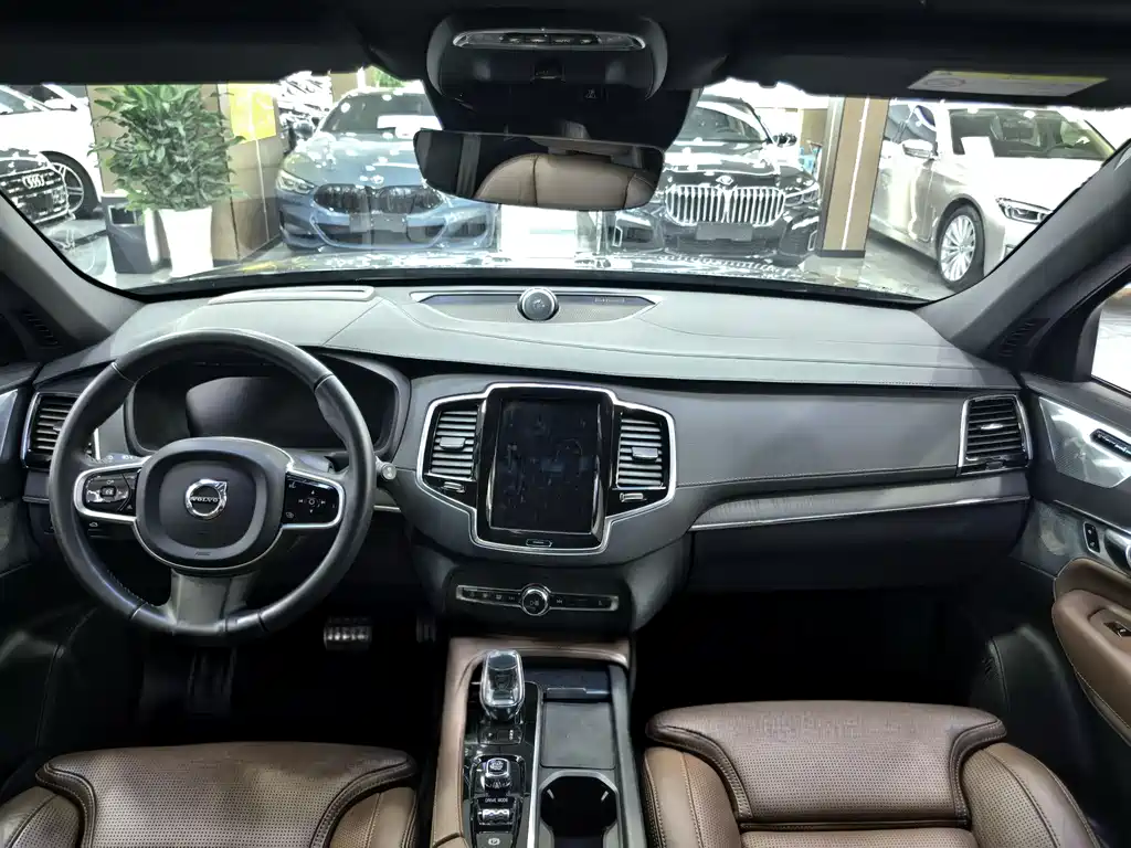 Volvo XC90 2021 B6 Luxury 7 мест