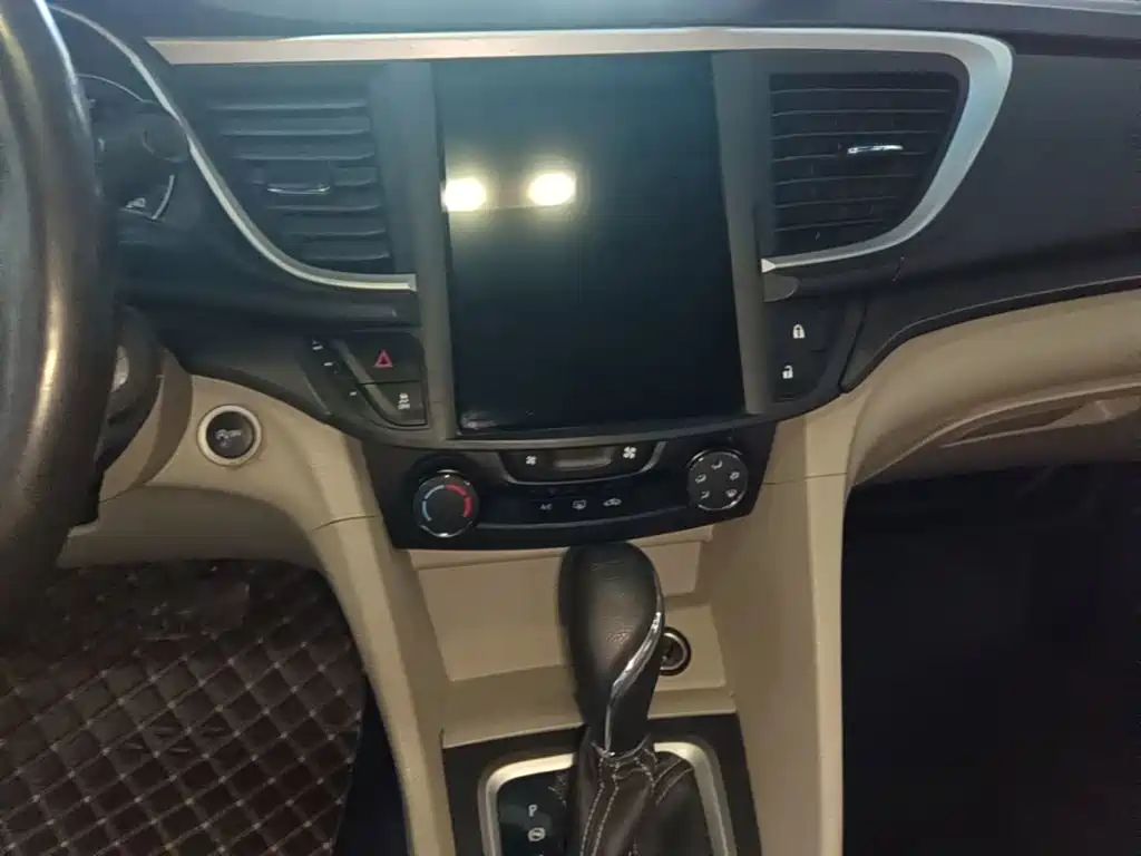 Buick Excelle — миниатюра 9