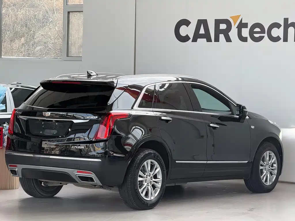 CADILLAC XT5