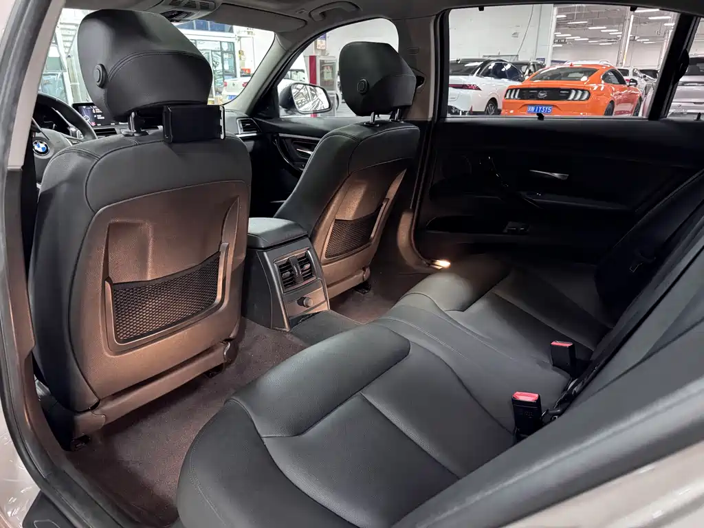 BMW 3 Series — миниатюра 10