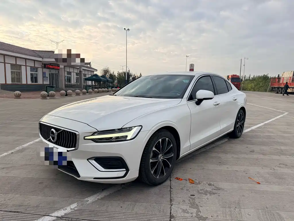 Volvo S60 — миниатюра 2