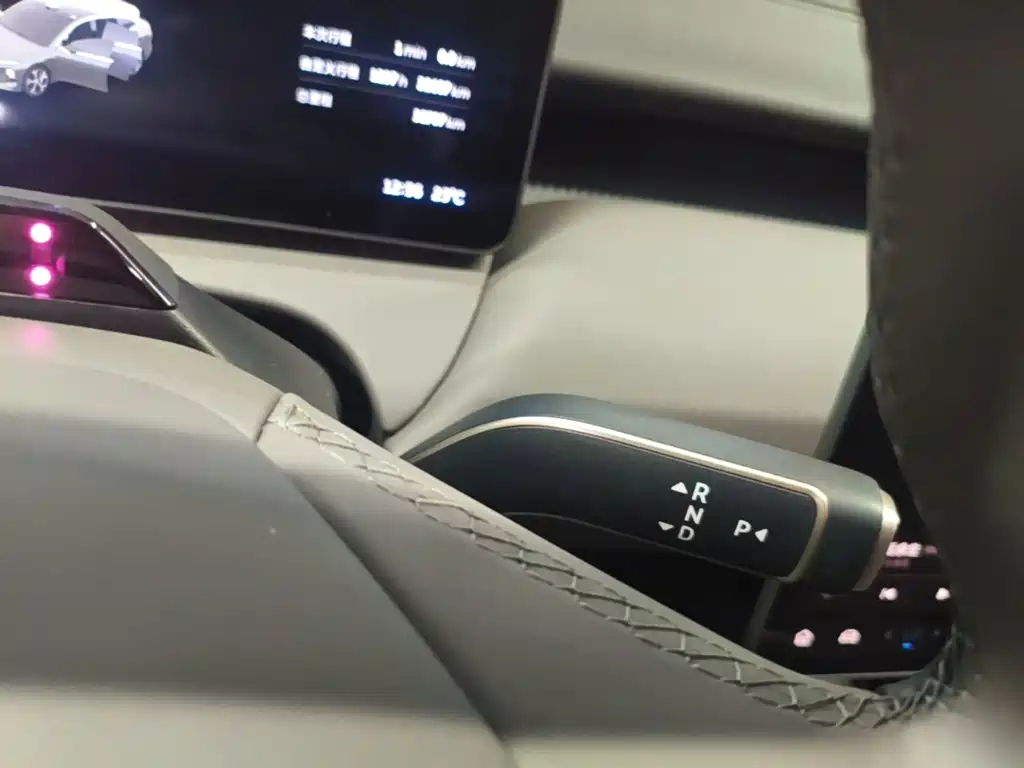 NIO ET5T — миниатюра 14