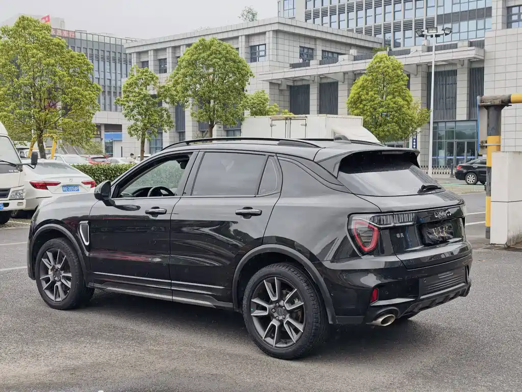 Lynk & Co 01 — миниатюра 5