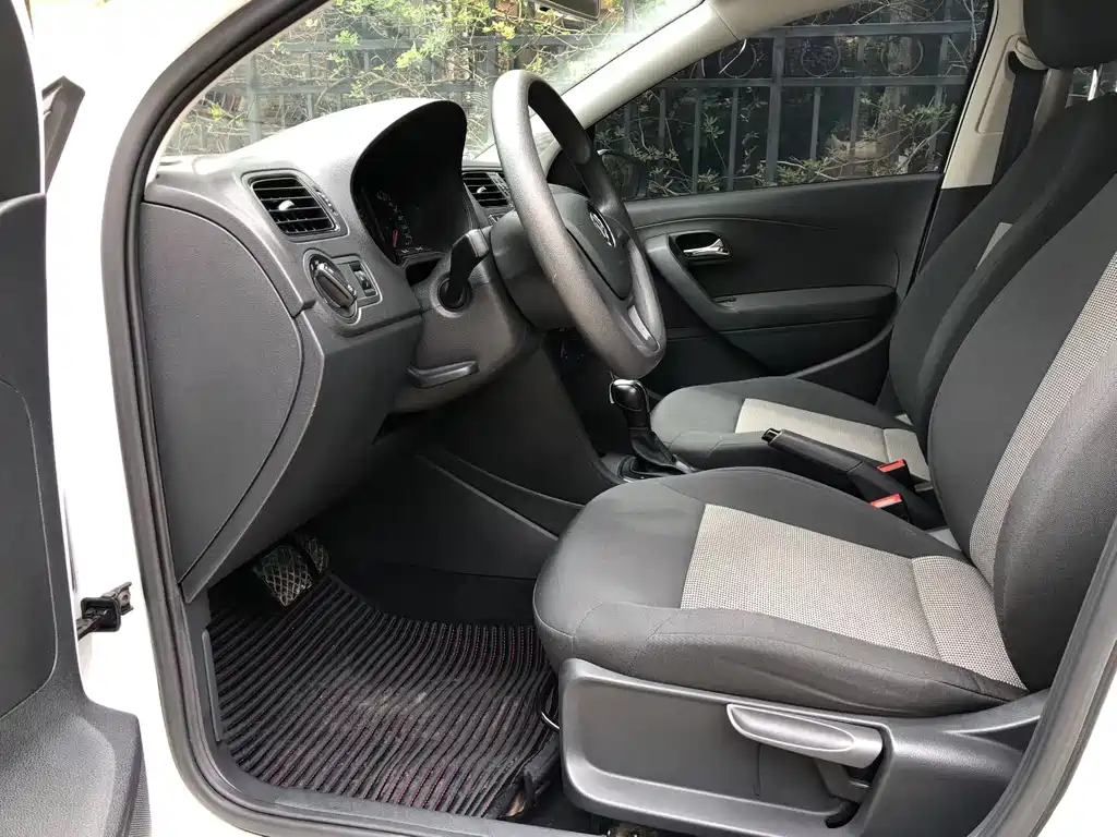 Volkswagen Polo — миниатюра 4