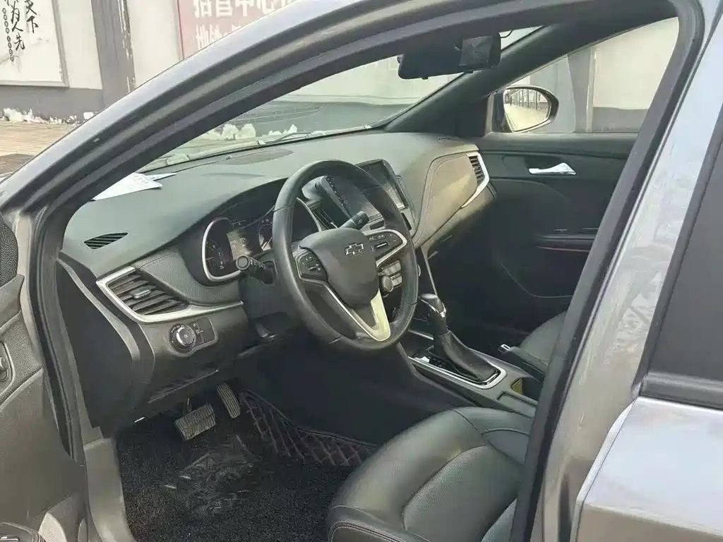 Chevrolet Monza — миниатюра 6