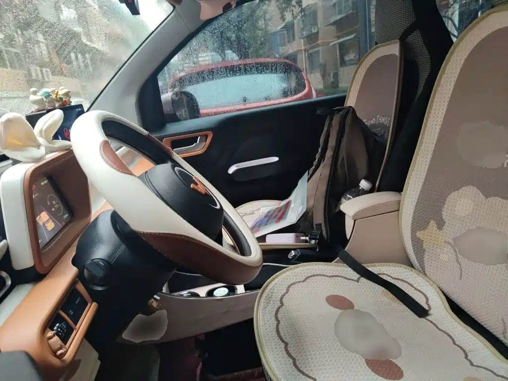 Wuling MINIEV — миниатюра 11