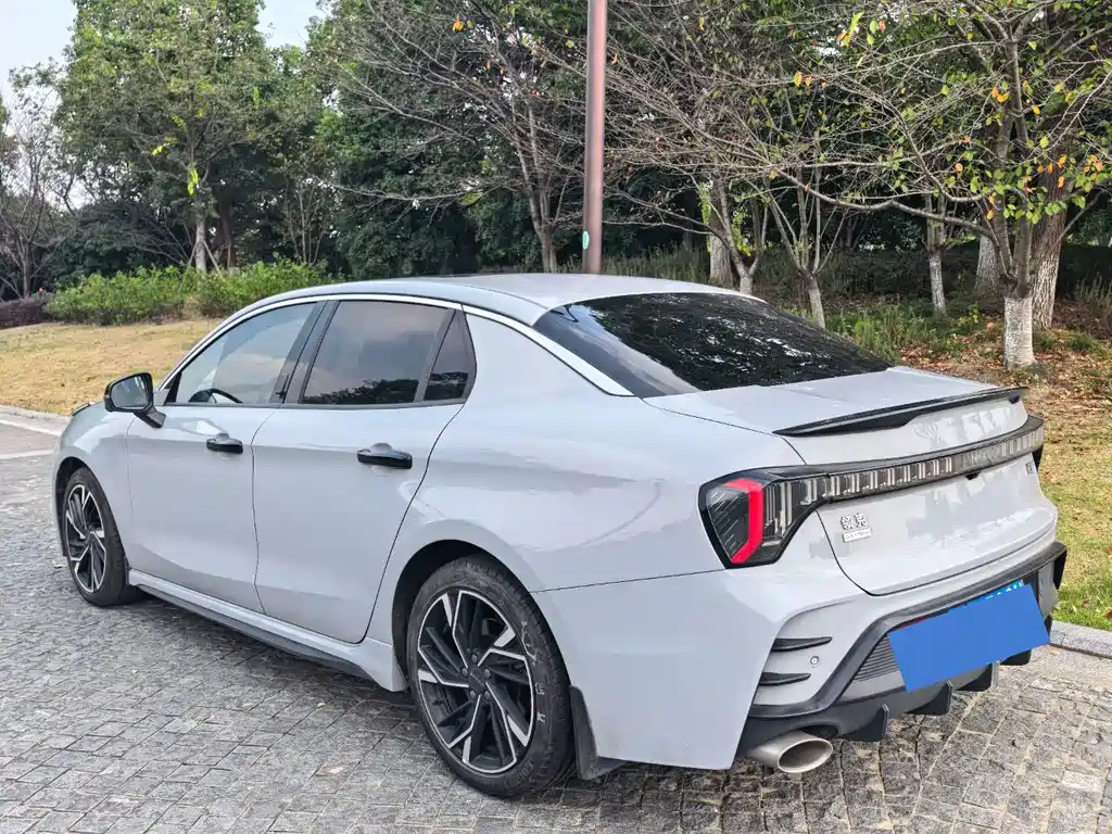 Lynk & Co 03 — миниатюра 4