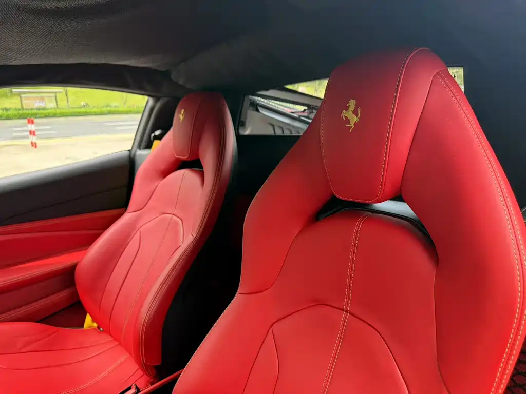 Ferrari F8 — миниатюра 8
