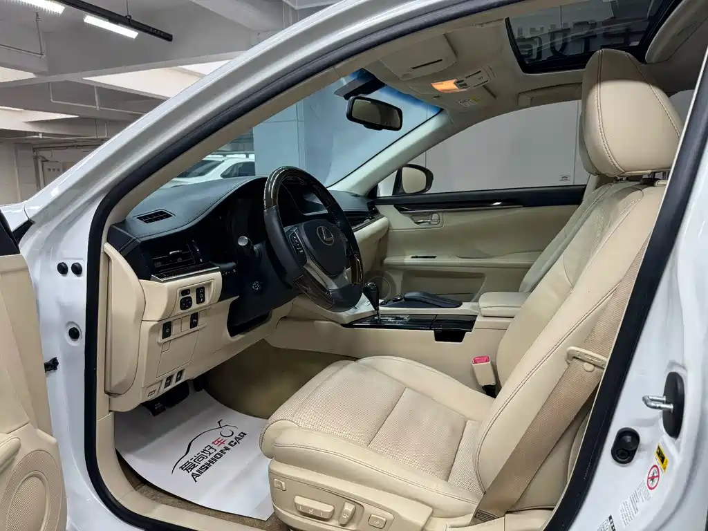 Lexus ES — миниатюра 8
