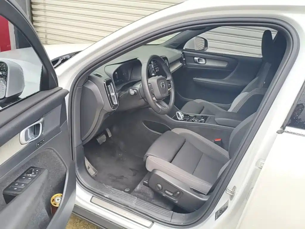 Volvo XC40 — миниатюра 16