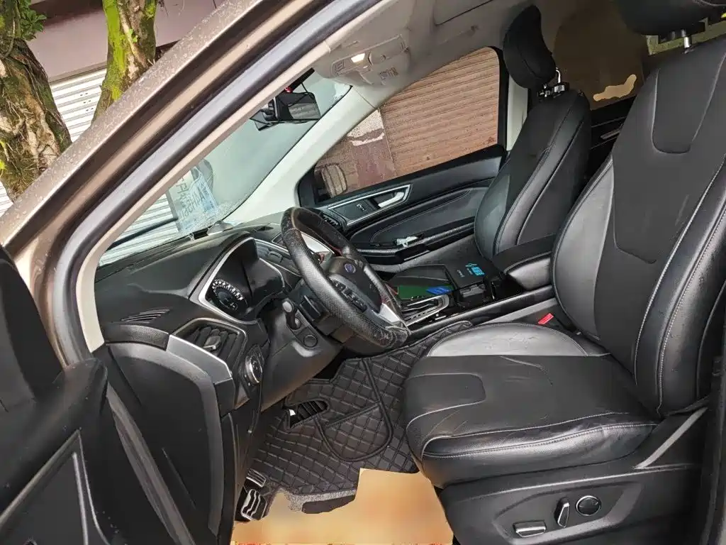 Ford Edge — миниатюра 11