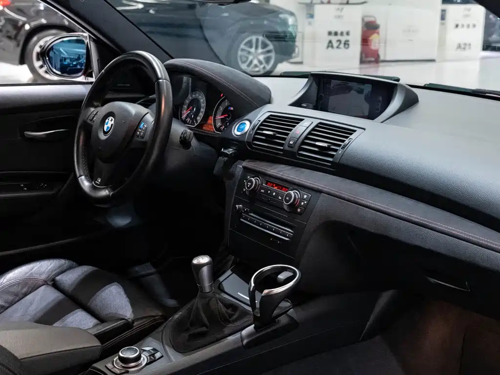 BMW 1 Series M — миниатюра 17