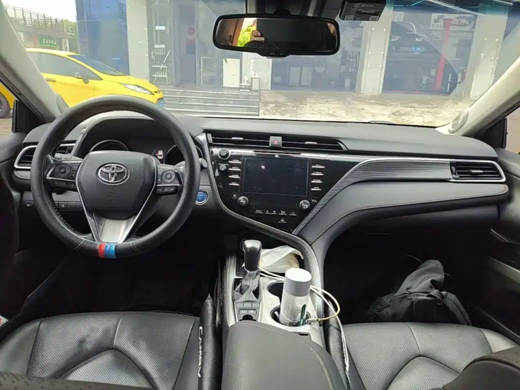 Toyota Camry — миниатюра 10