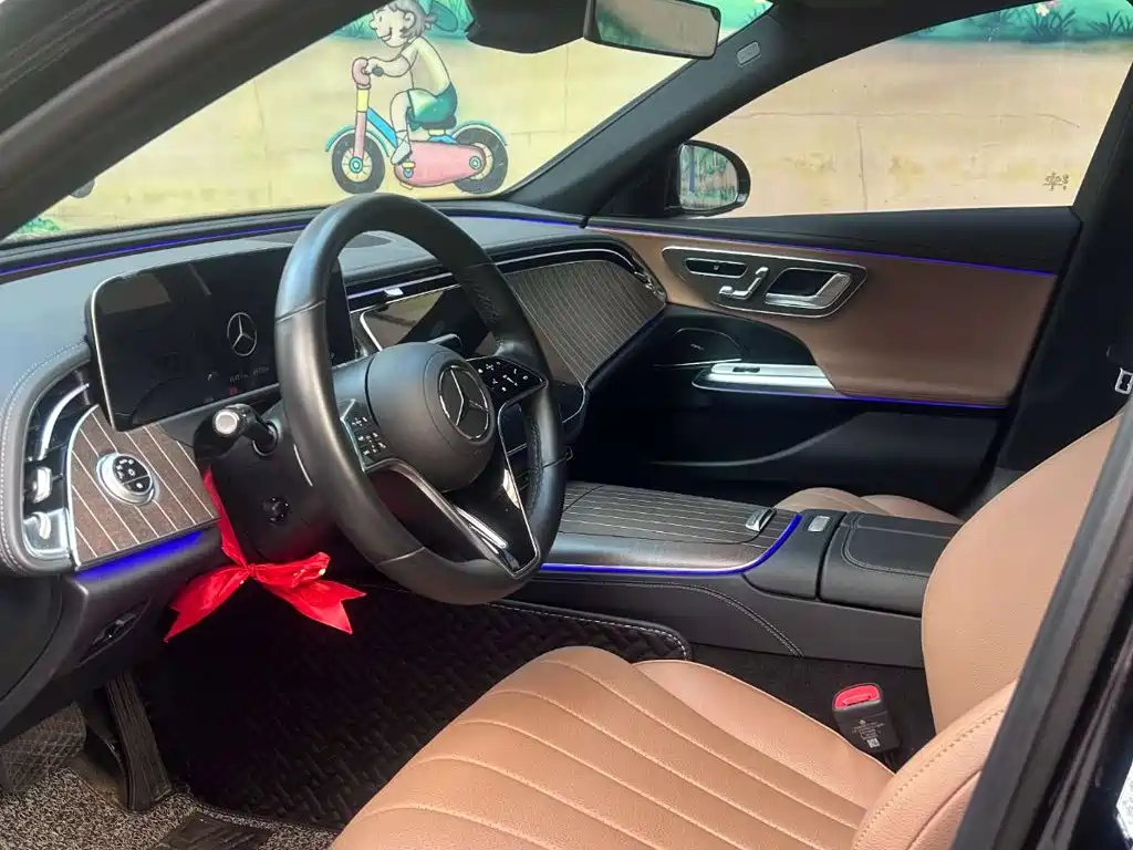 Mercedes-Benz E-Class — миниатюра 3