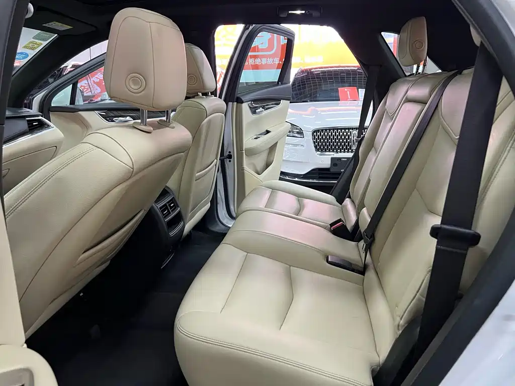 Cadillac XT5 — миниатюра 11