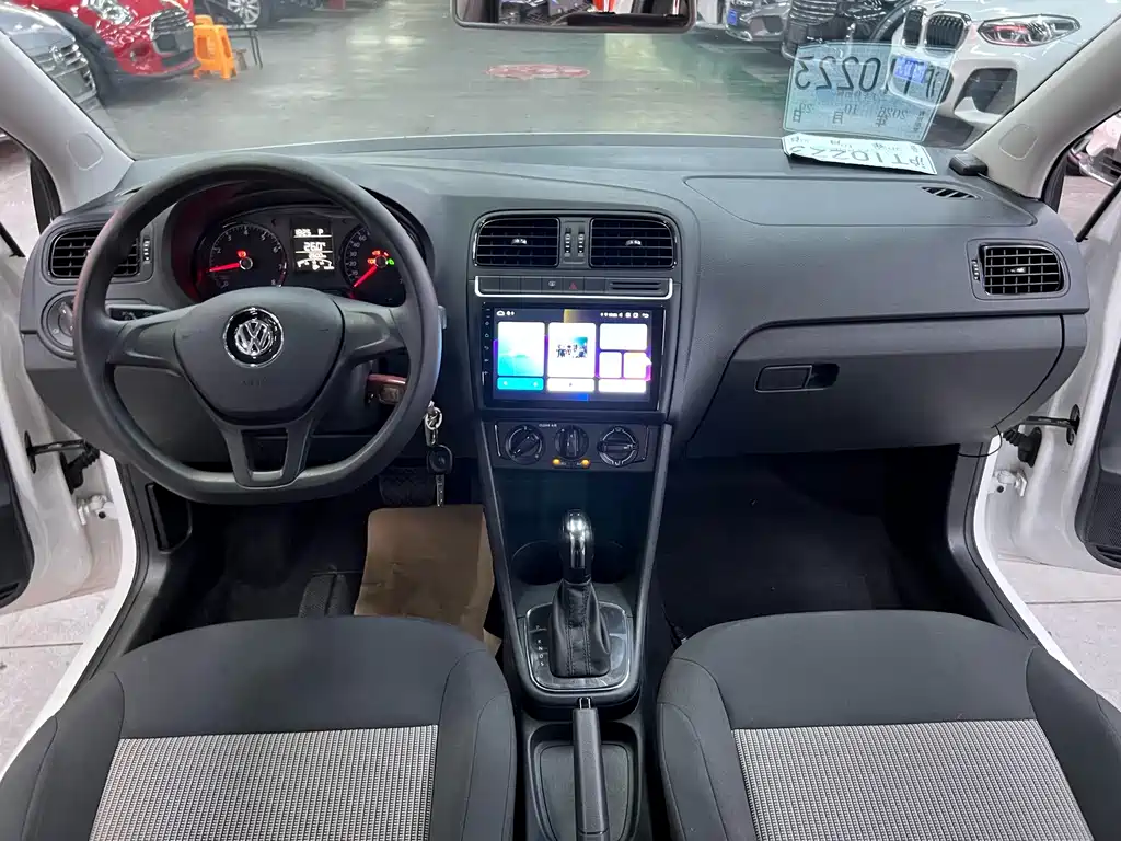 Volkswagen Polo — миниатюра 12