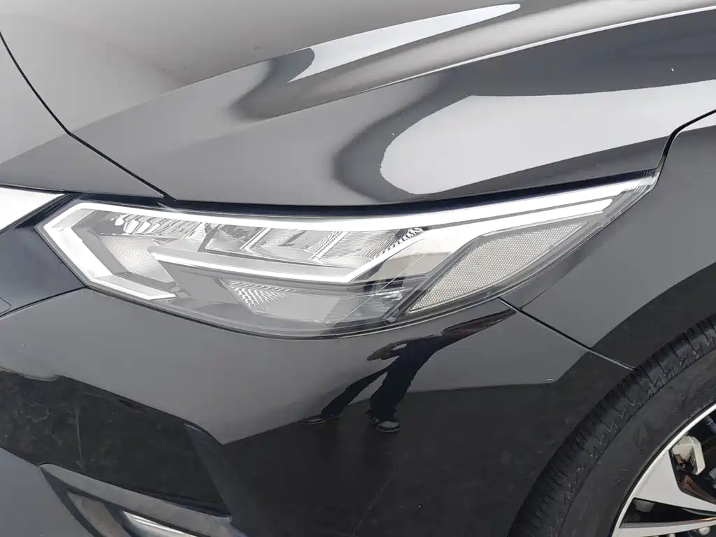Nissan Sylphy — миниатюра 8