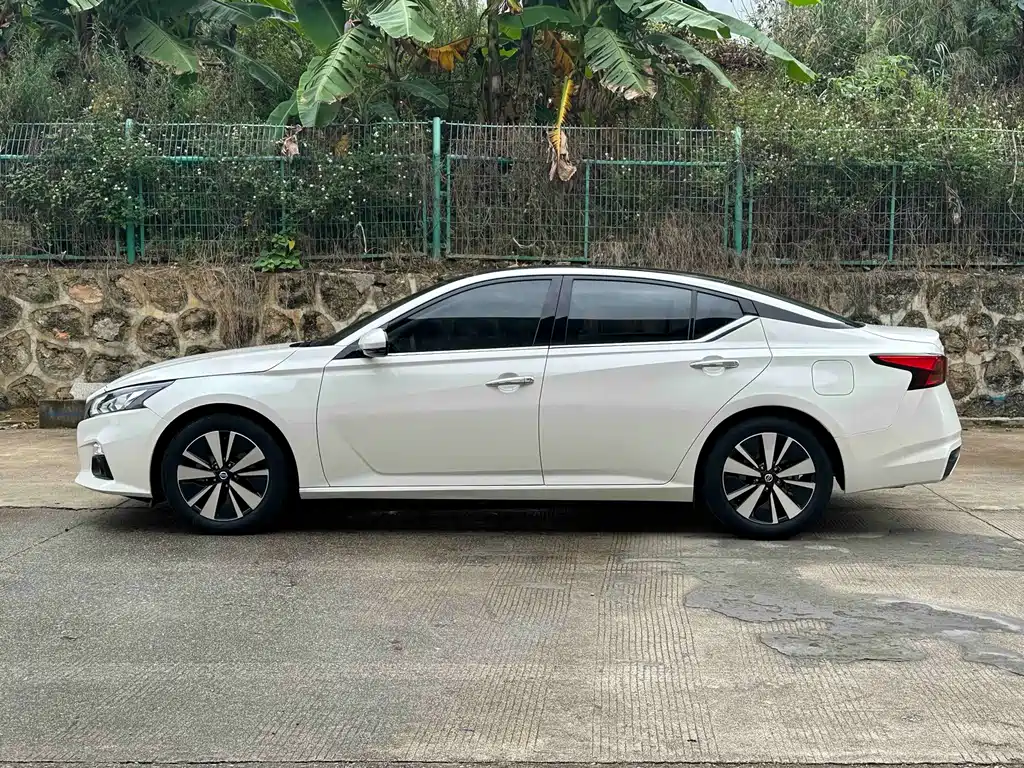 NISSAN TEANA