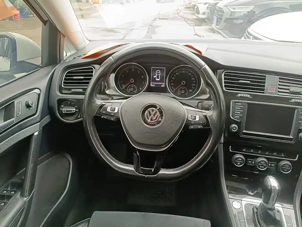 Volkswagen Golf — миниатюра 11