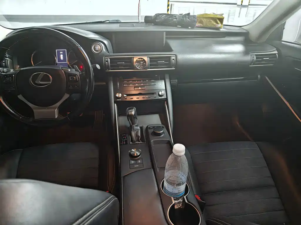 Lexus IS — миниатюра 7