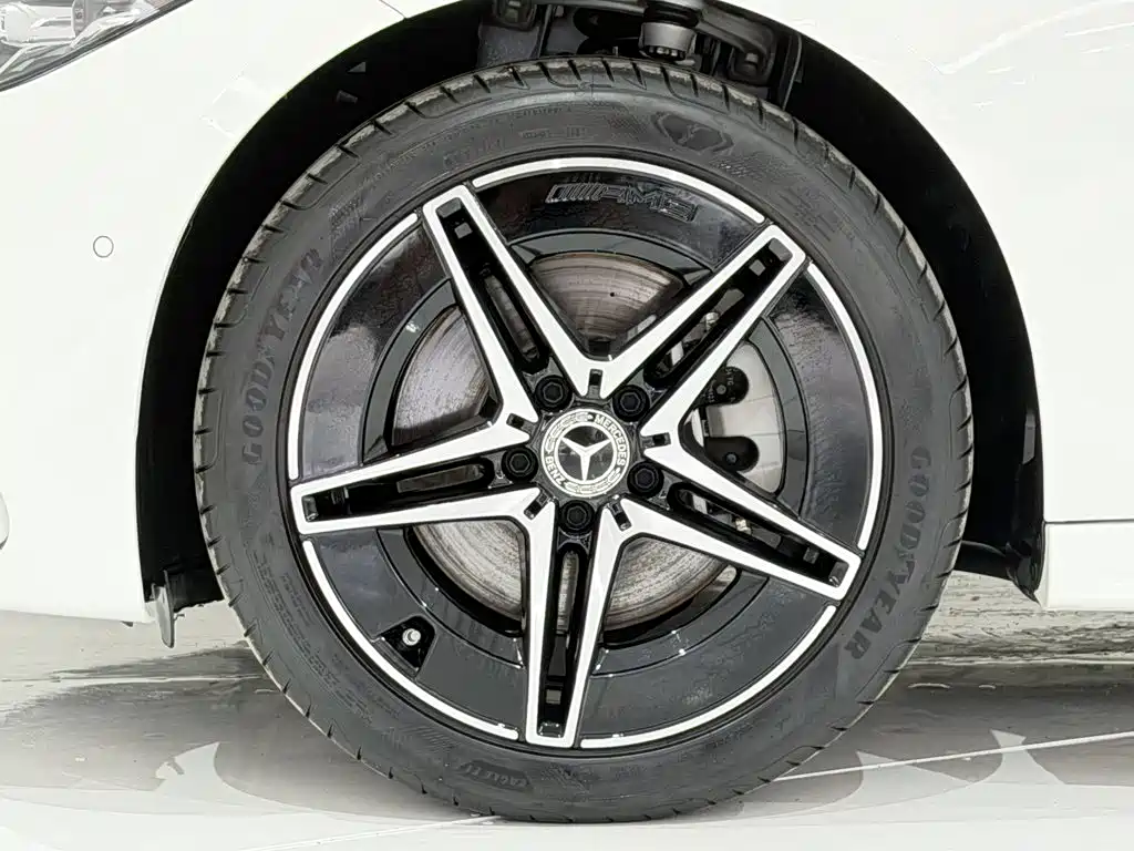 Mercedes-Benz C-Class — миниатюра 11