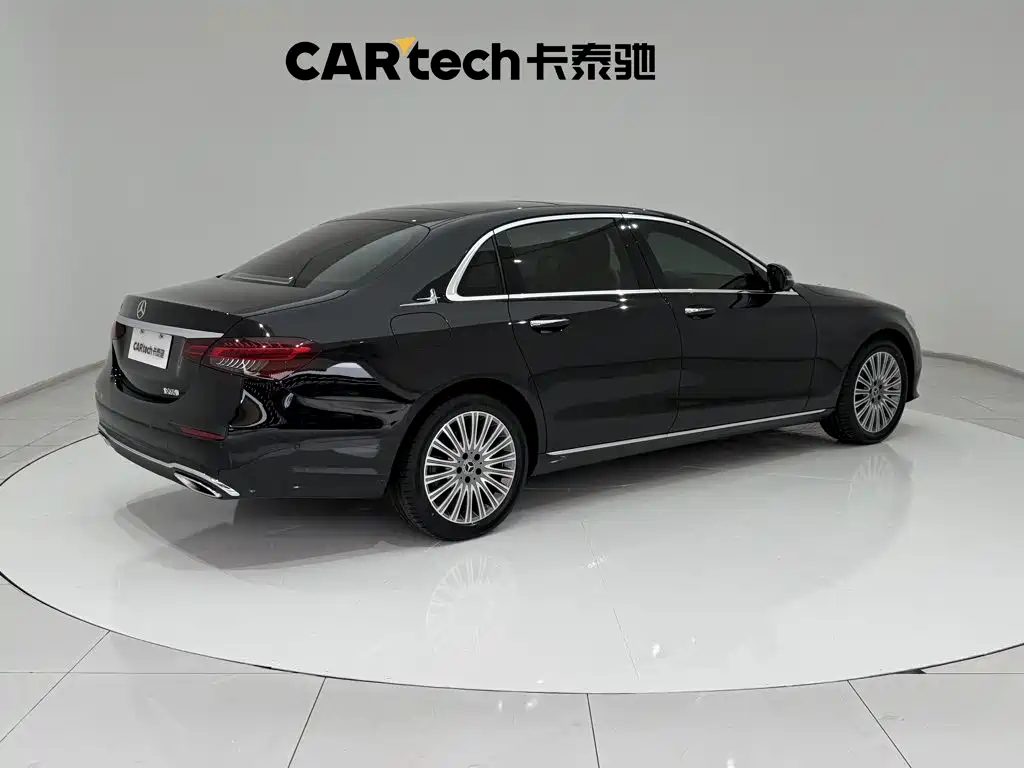Mercedes-Benz E-Class — миниатюра 5