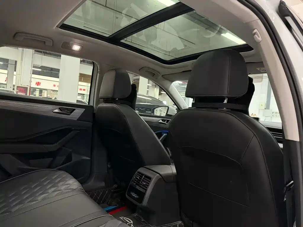Volkswagen Sagitar — миниатюра 7