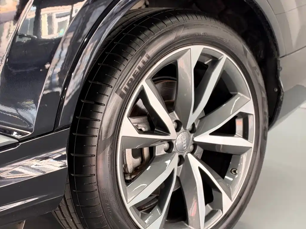 Audi Q7 — миниатюра 8