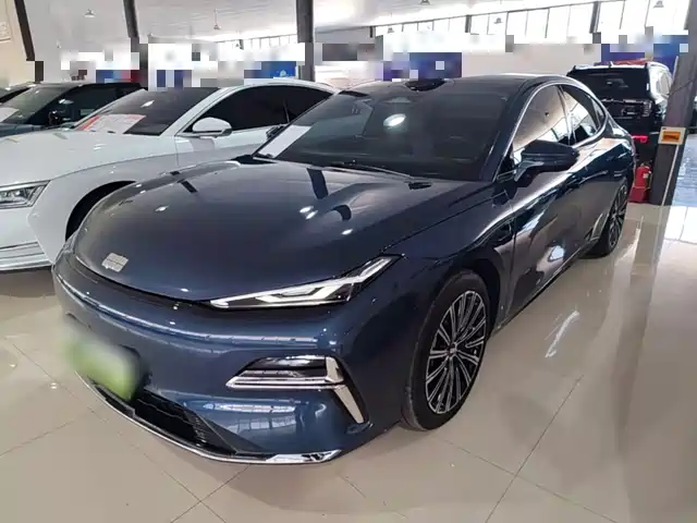 2025 Geely Galaxy Xingyao 8
