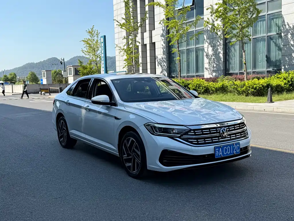 Volkswagen Sagitar — миниатюра 3