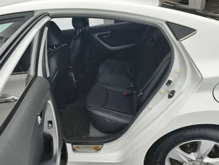 Hyundai Elantra Langdong — миниатюра 11