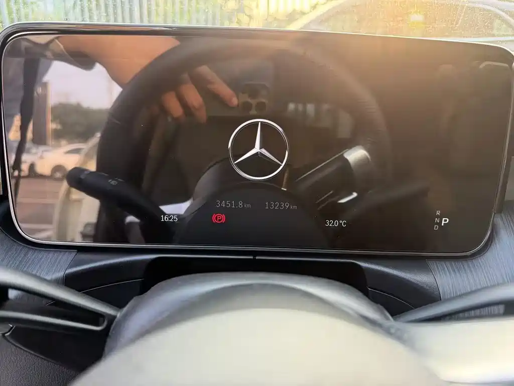 Mercedes-Benz C-Class — миниатюра 9