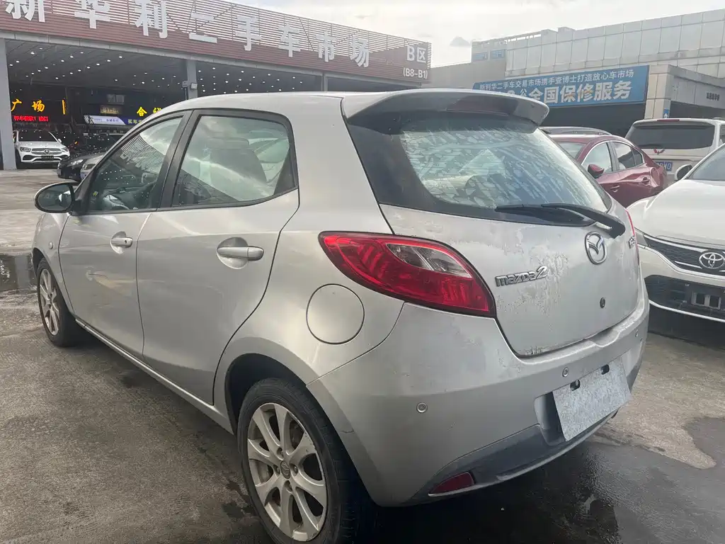 Mazda 2 009 1.5L AT