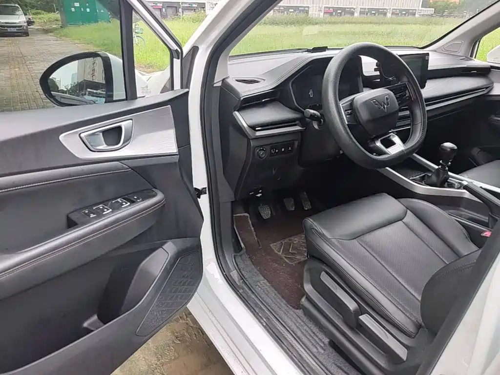 Wuling Jiachen — миниатюра 16
