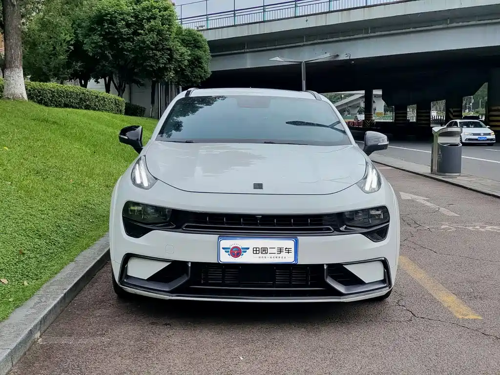 Lynk & Co 02 Hatchback — миниатюра 2