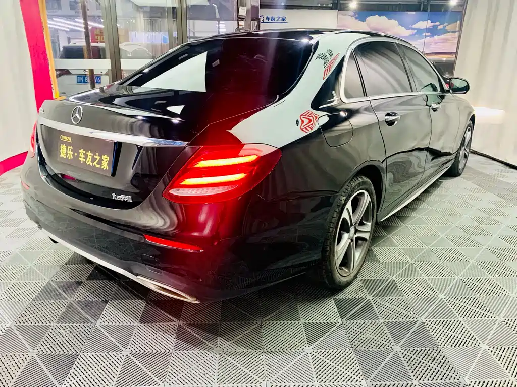 MERCEDES-BENZ E CLASS