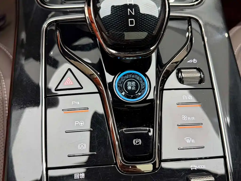 BYD Han — миниатюра 16