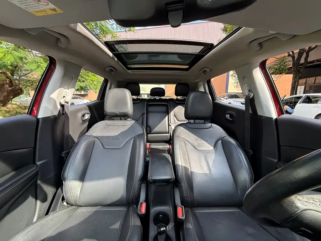 Jeep Compass — миниатюра 10