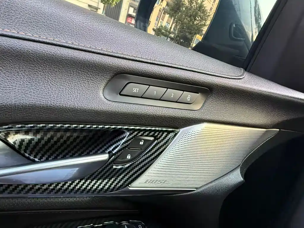Cadillac CT4 - фото 14