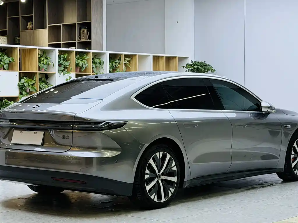 NIO NIO ET7