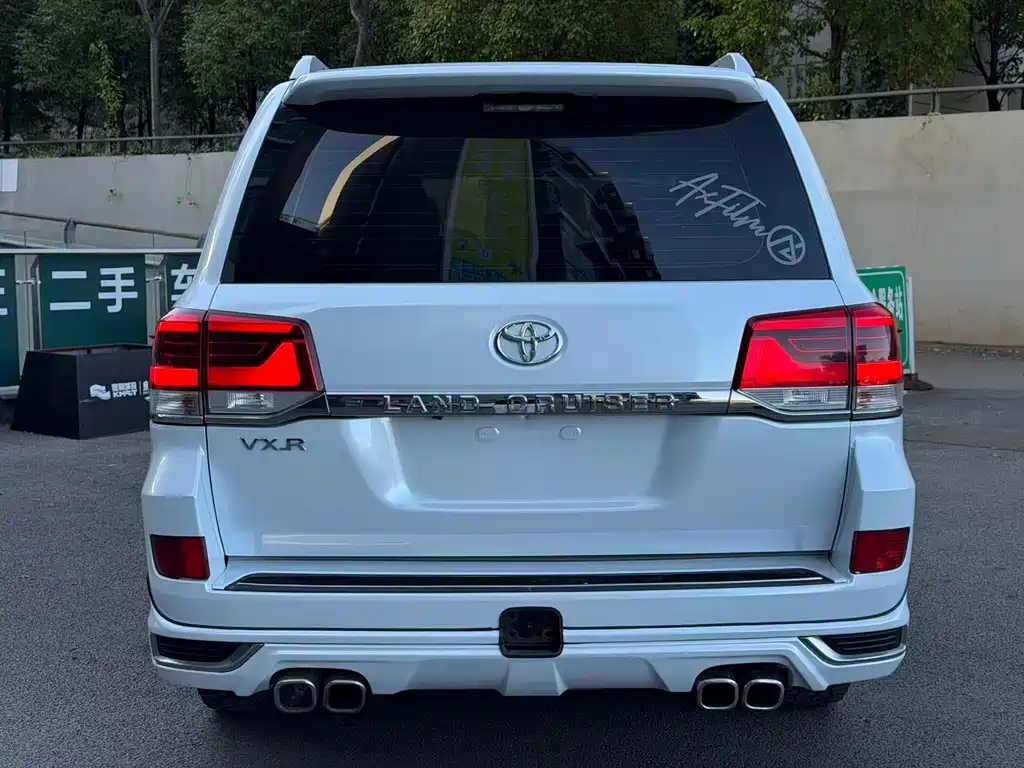 Toyota Land Cruiser — миниатюра 8