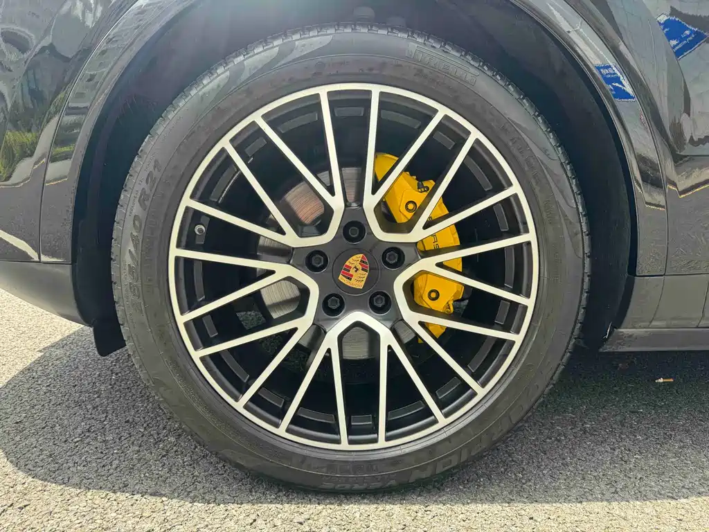 Porsche Cayenne — миниатюра 15