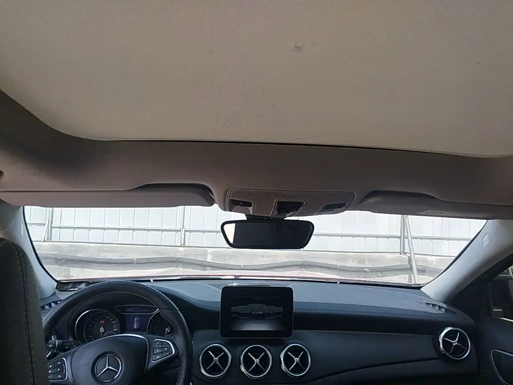 Mercedes-Benz GLA — миниатюра 18