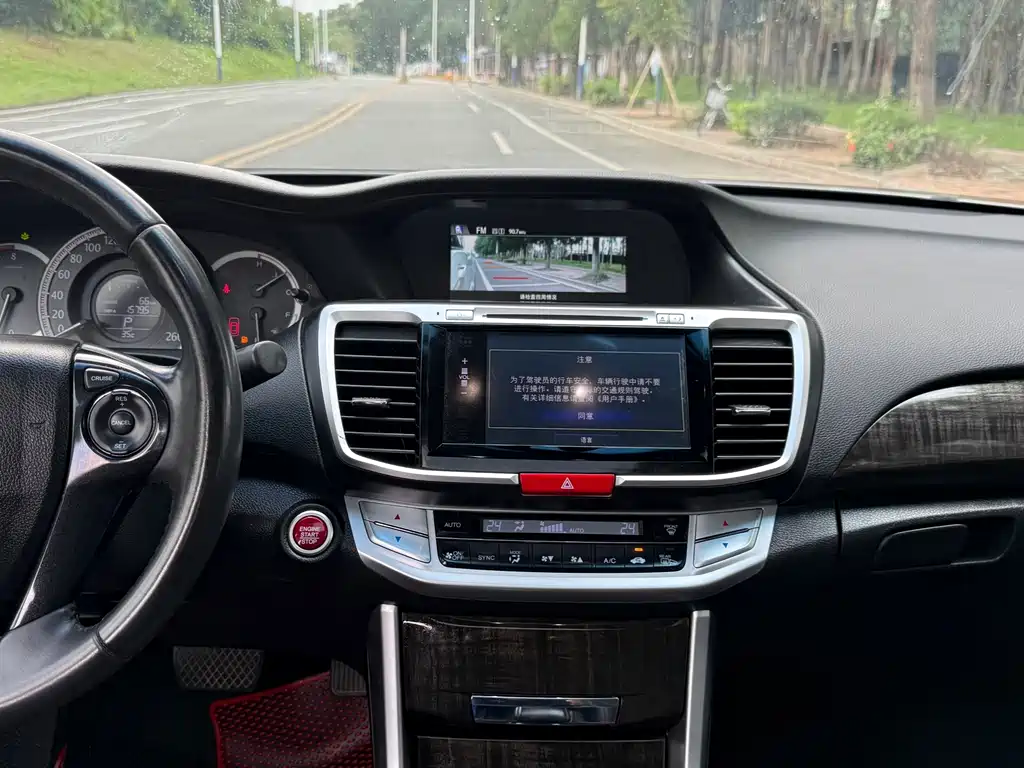 Honda Accord — миниатюра 16