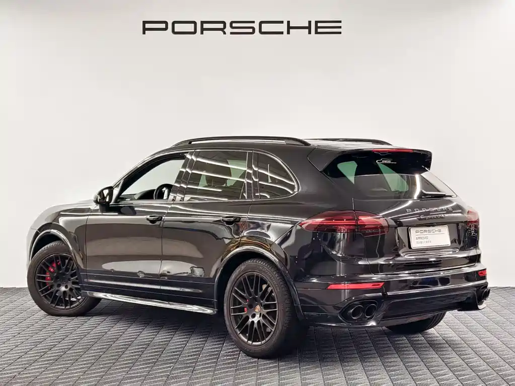 Porsche Cayenne — миниатюра 5