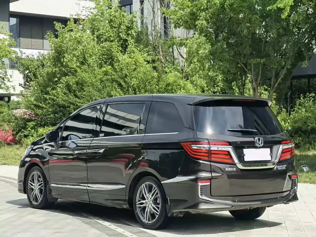 Honda Elysion — миниатюра 5