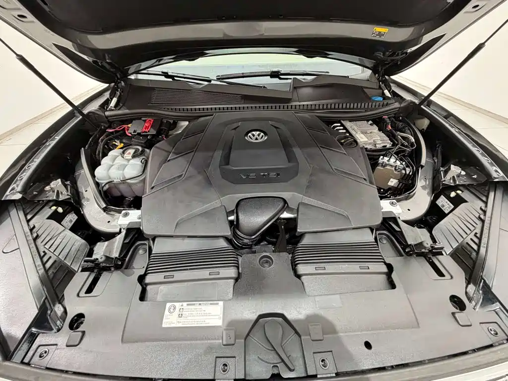 Volkswagen Touareg — миниатюра 12